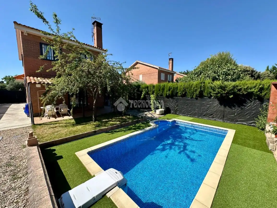 Piscina de Casa o xalet en venda en Pioz amb Aire condicionat