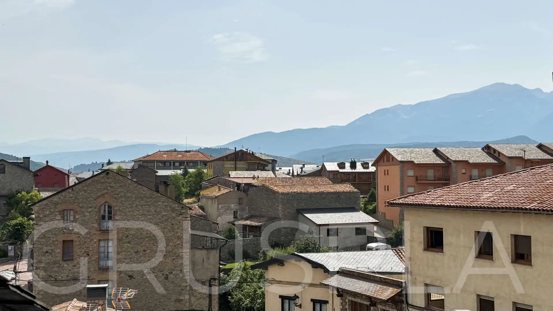 Vista exterior de Àtic en venda en Bellver de Cerdanya amb Calefacció