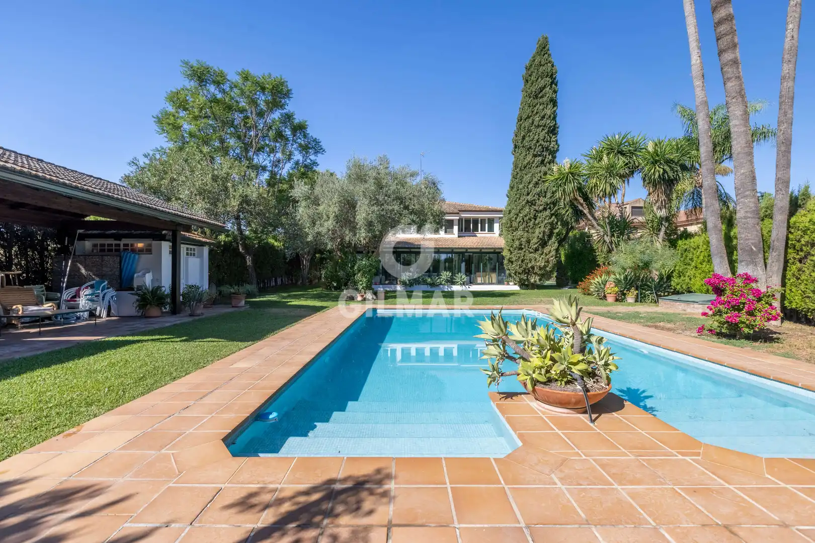 Jardí de Casa o xalet en venda en Tomares amb Calefacció, Jardí privat i Piscina