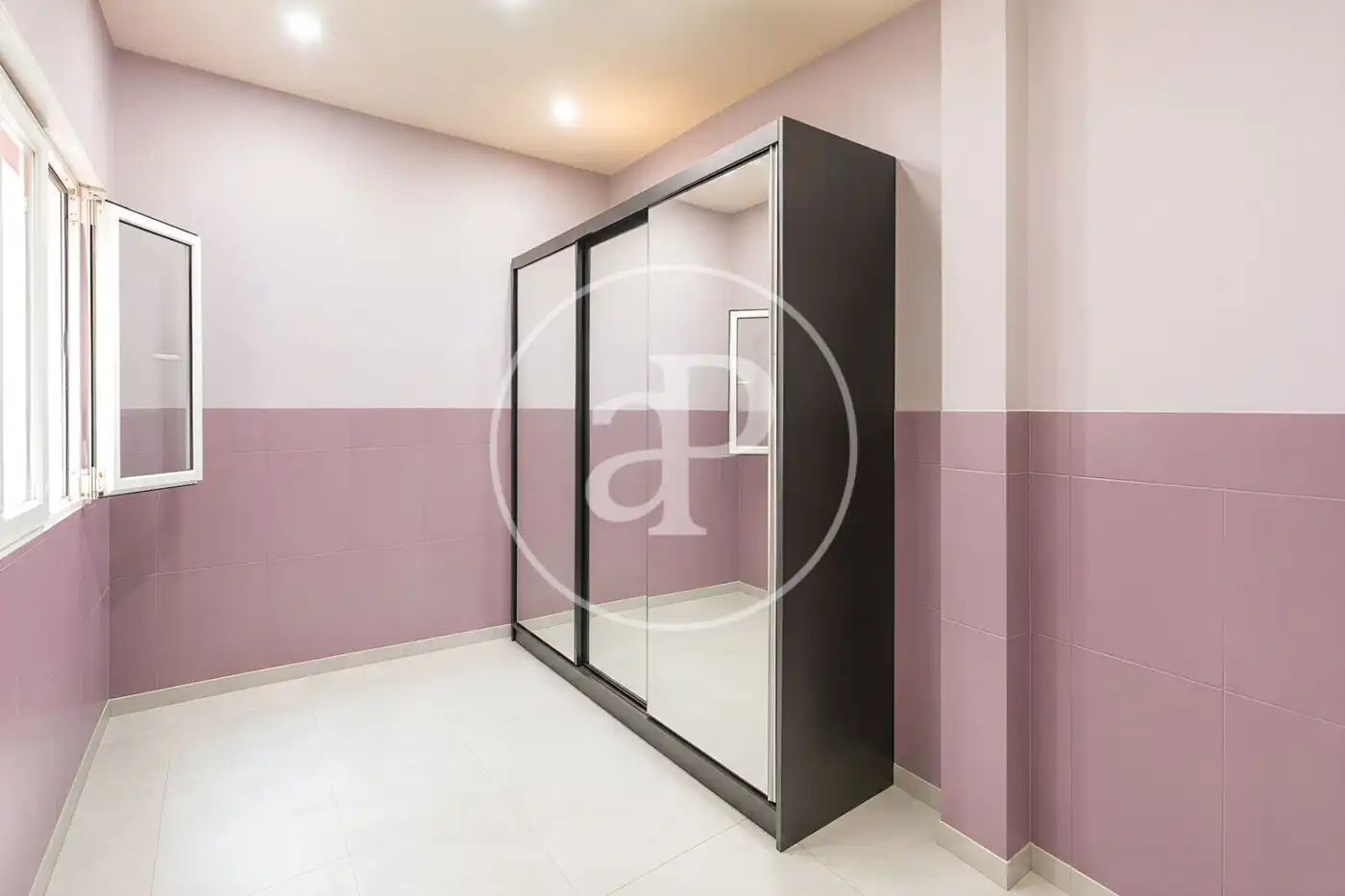 Habitación de Piso en venta en Madrid con Calefacción y Terraza