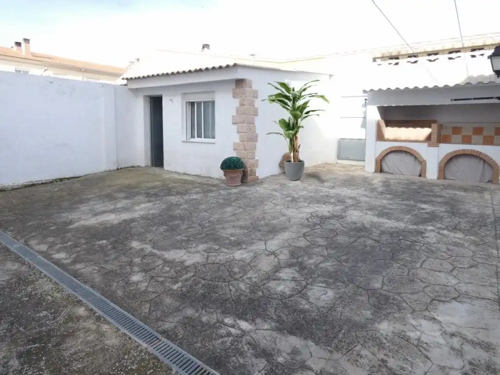 Casa adosada en venta en Camporrobles