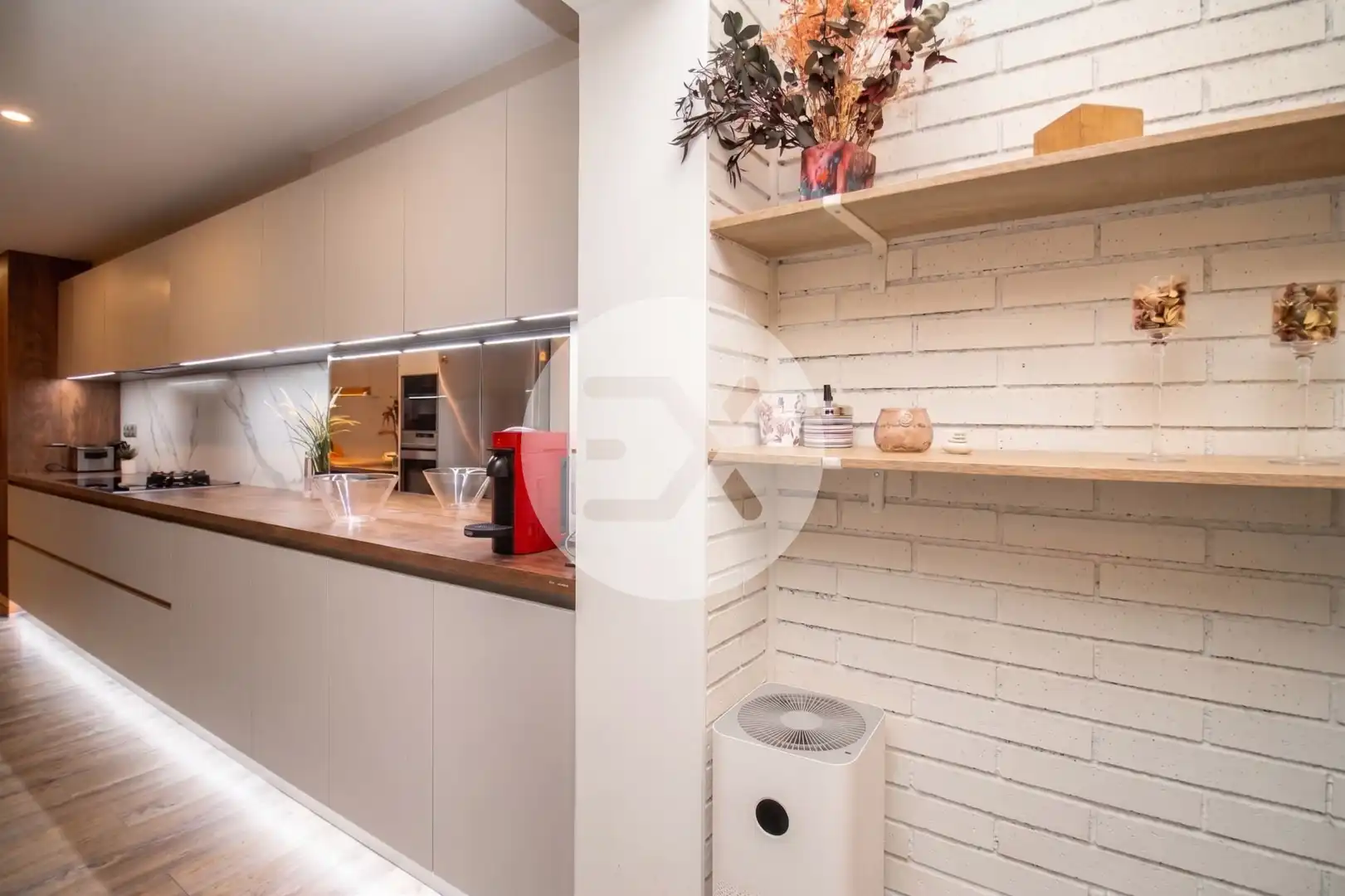 Cuina de Planta baixa en venda en Castelldefels amb Jardí privat i Parquet