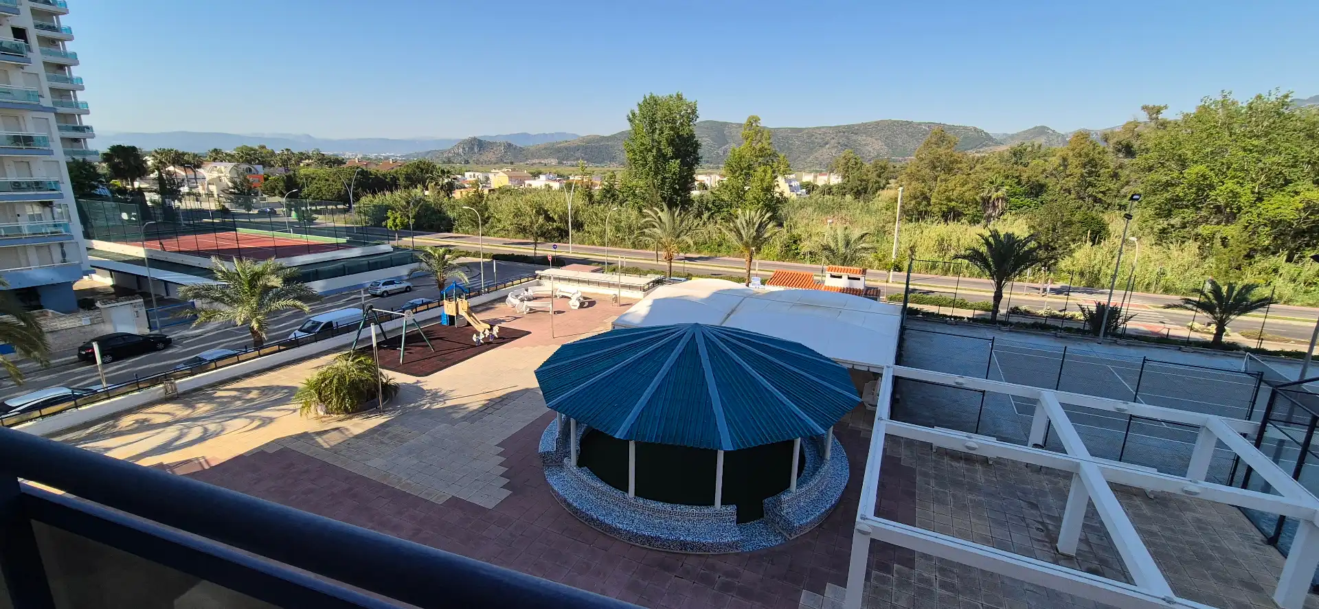 Piscina de Apartament de lloguer en Gandia amb Aire condicionat, Calefacció i Jardí privat