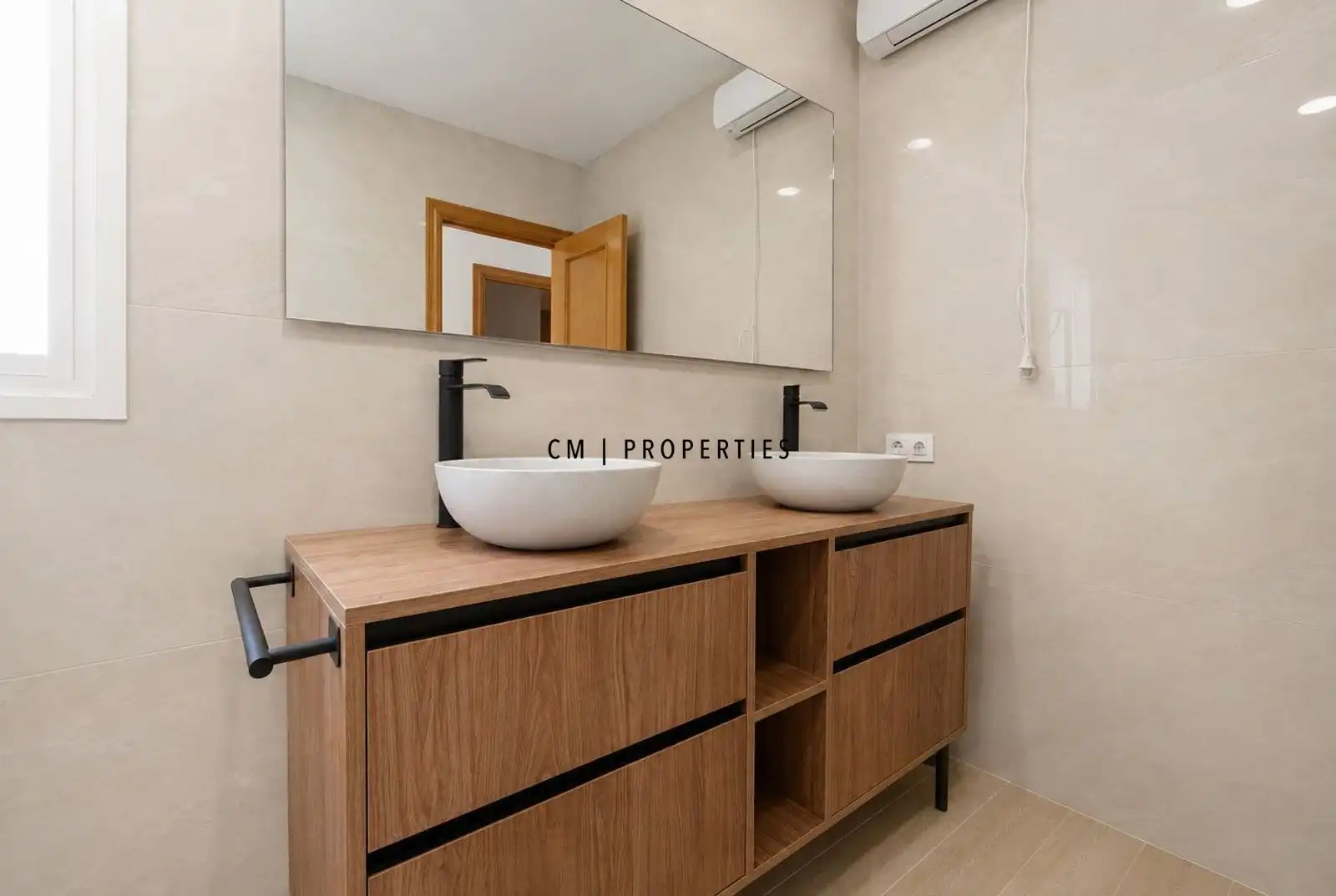 Bathroom of Houses for sale in Moncada  with Air Conditioner, Heating and Terrace