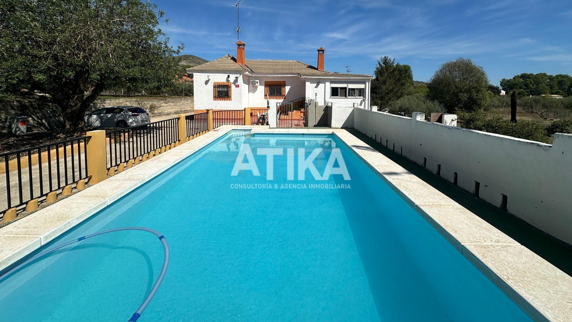 Exterior view of House or chalet for sale in Ontinyent  with Air Conditioner, Private garden and Swimming Pool