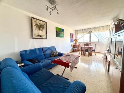 Living room of Flat for sale in Cornellà de Llobregat  with Balcony