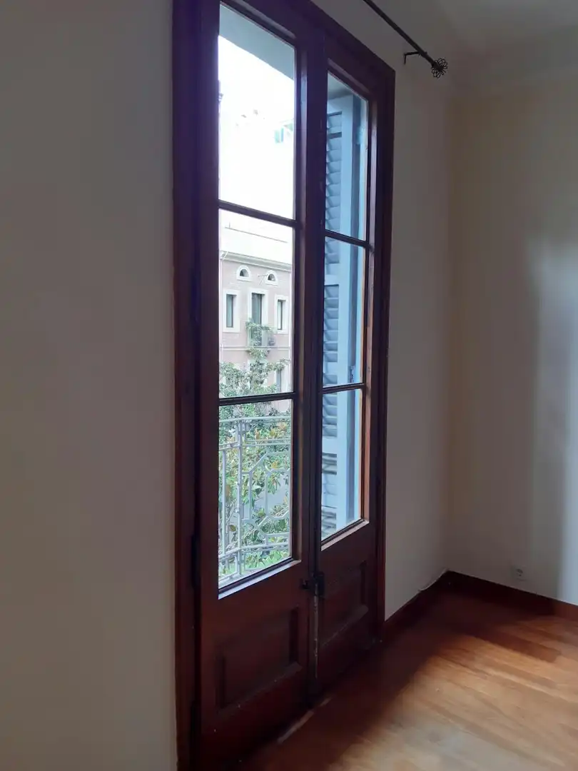 Balcony of Flat for share in Barcelona  with Air Conditioner, Heating and Furnished