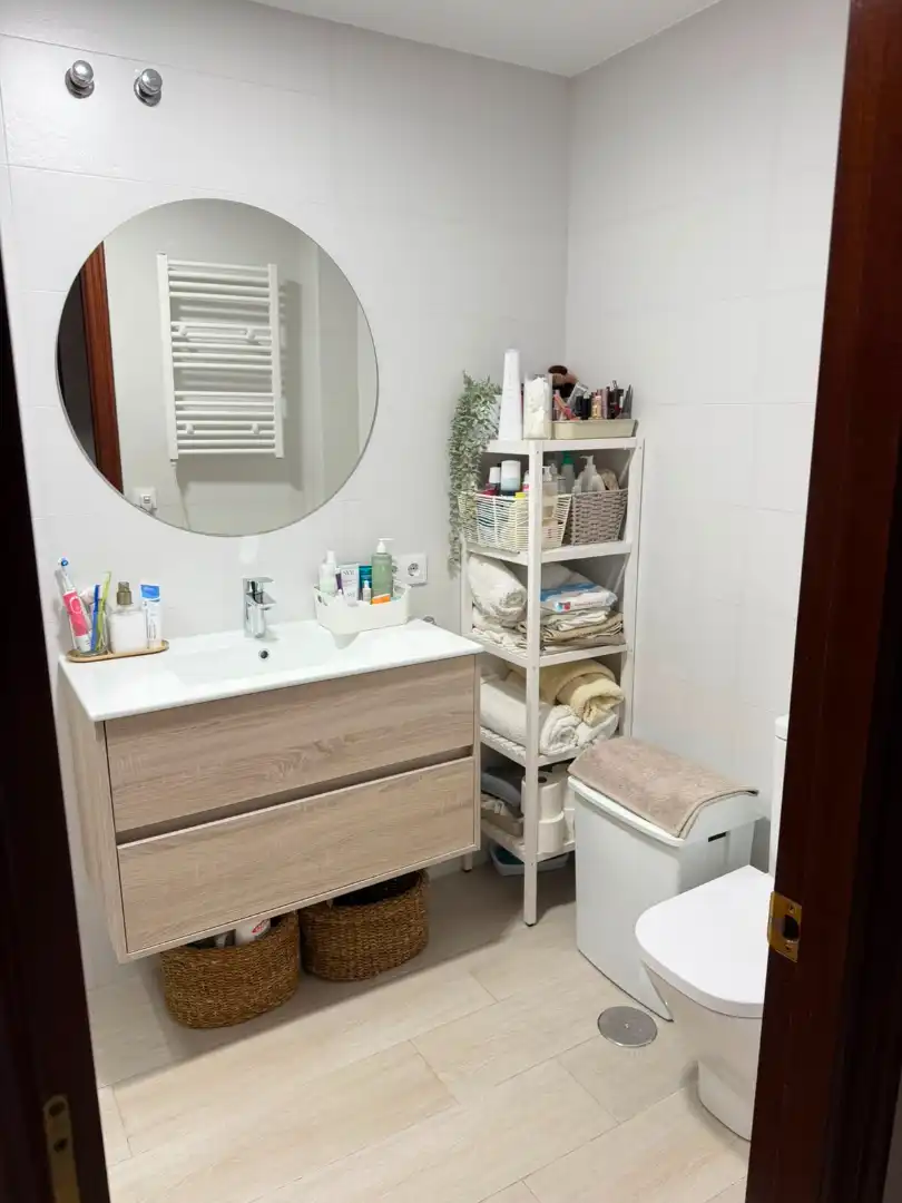 Bathroom of Flat for sale in Lebrija  with Air Conditioner and Oven