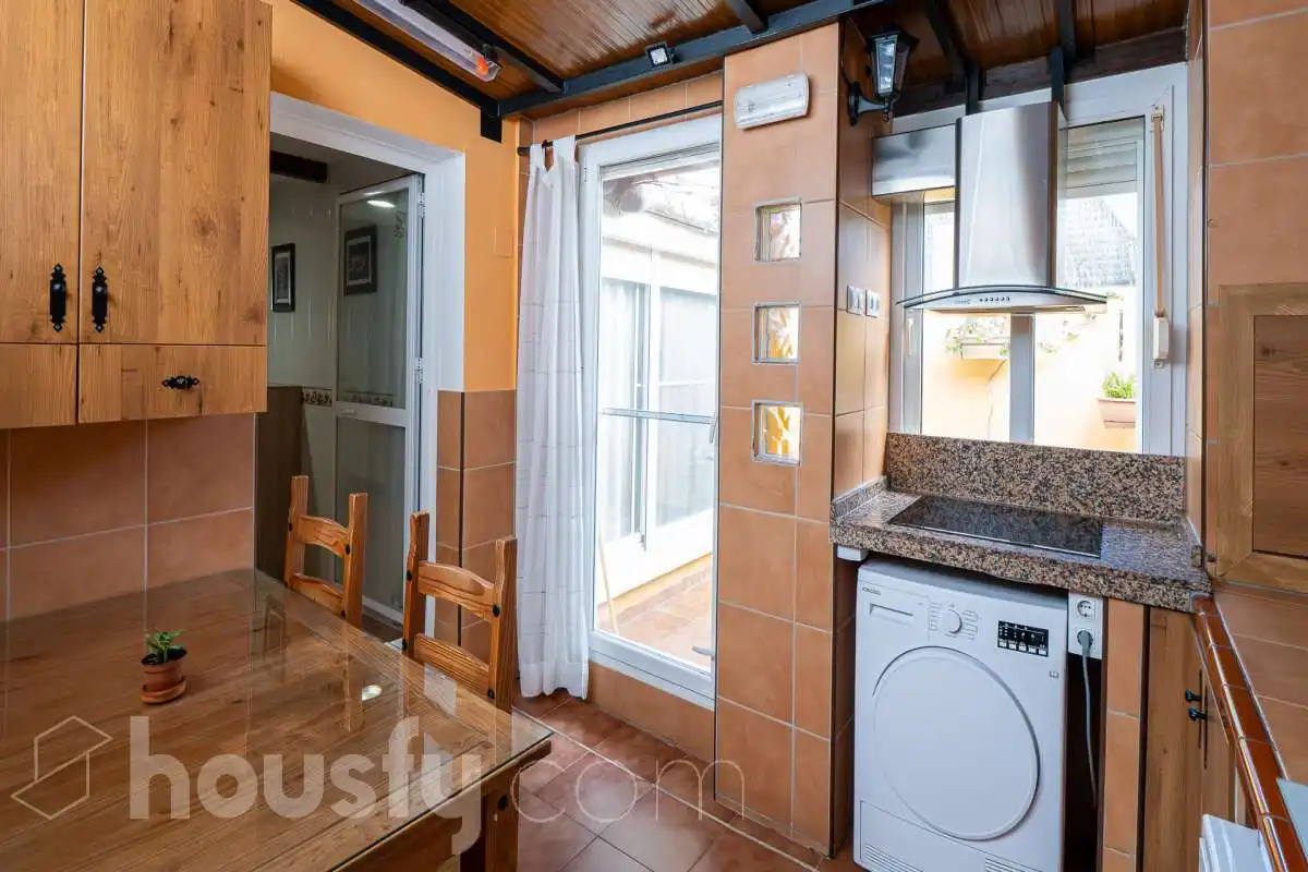 Houses for sale in Calle Atlántida, Alcorrín