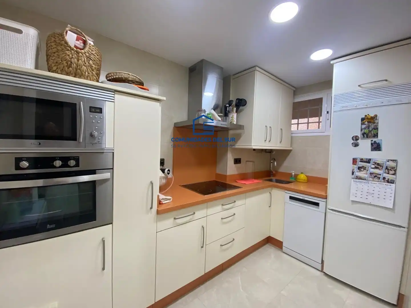 Cuina de Apartament de lloguer en Cádiz amb Terrassa i Moblat