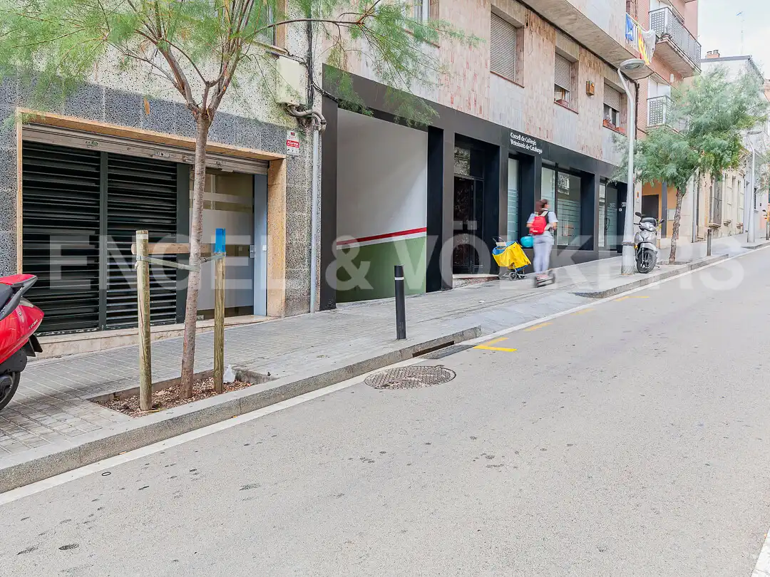 Vista exterior de Oficina en venda en Barcelona