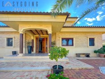 Detached house with balcony for sale in Calle Antonio Jaen Hidalgo