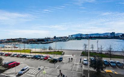 Vista exterior de Pis en venda en Santander