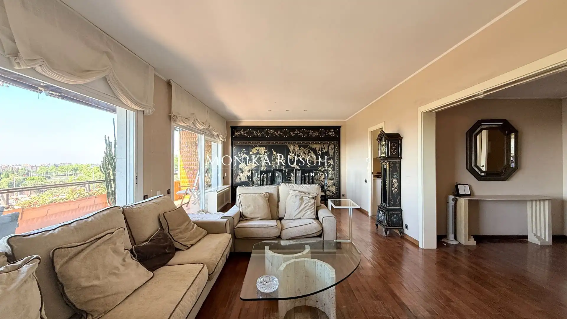 Sala de estar de Piso en venta en Barcelona con Calefacción, Terraza y Trastero