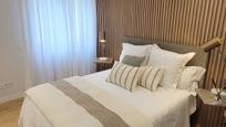Bedroom of Flat for sale in  Madrid Capital