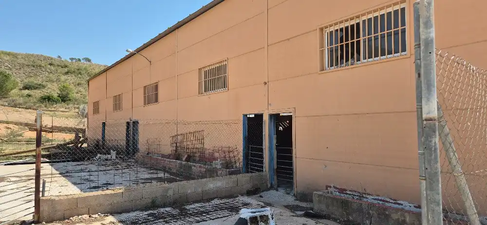 Vista exterior de Terreno en venta en Hellín