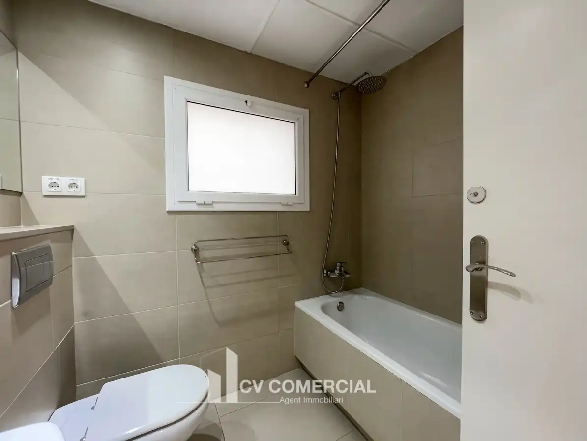 Piso con terraza en venta en Carrer del Comte d'Urgell, imagen 21