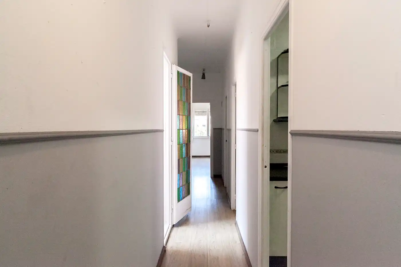 Wohnung zum Verkauf in Barcelona mit Balkon und Alarm