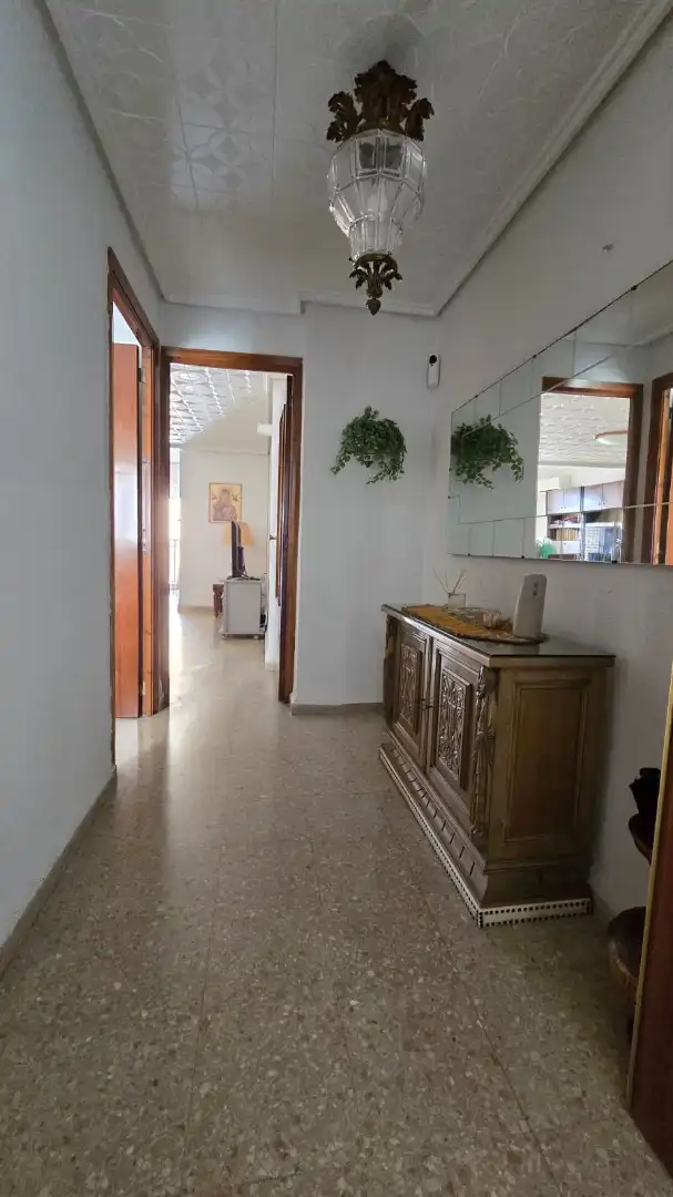 Flat for rent in Valencia  with Air Conditioner, Heating and Oven