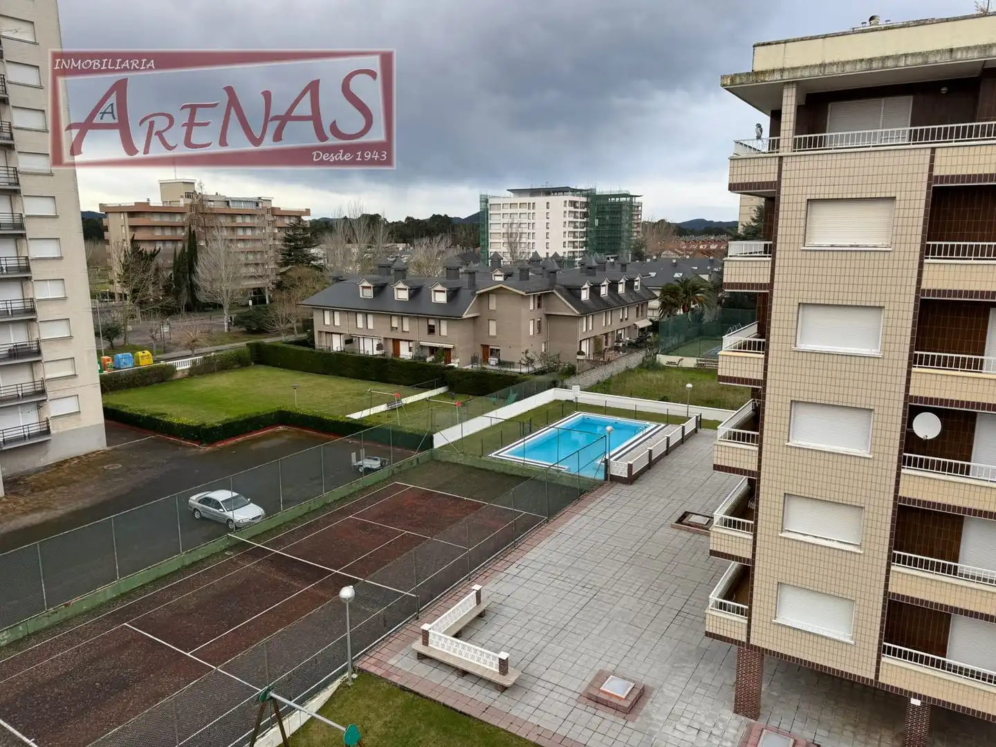 Vista exterior de Piso en venta en Laredo con Calefacción, Jardín privado y Parquet