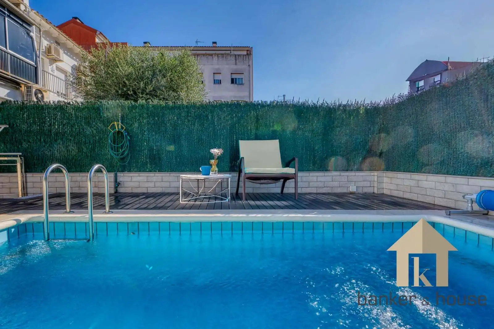 Piscina de Casa adosada en venda en Ripollet amb Aire condicionat, Calefacció i Terrassa