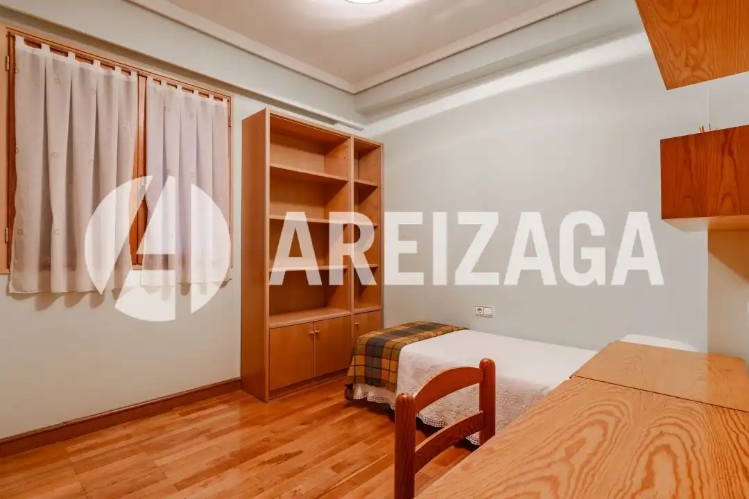 Dormitori de Pis en venda en Donostia - San Sebastián  amb Aire condicionat, Calefacció i Terrassa