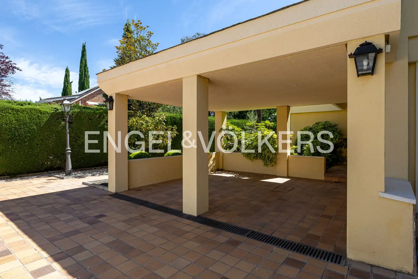 Terrassa de Casa o xalet en venda en La Moraleja amb Aire condicionat, Calefacció i Jardí privat