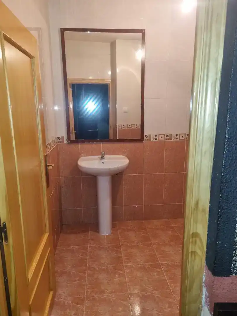 Bany de Pis en venda en Riolobos amb Aire condicionat i Moblat