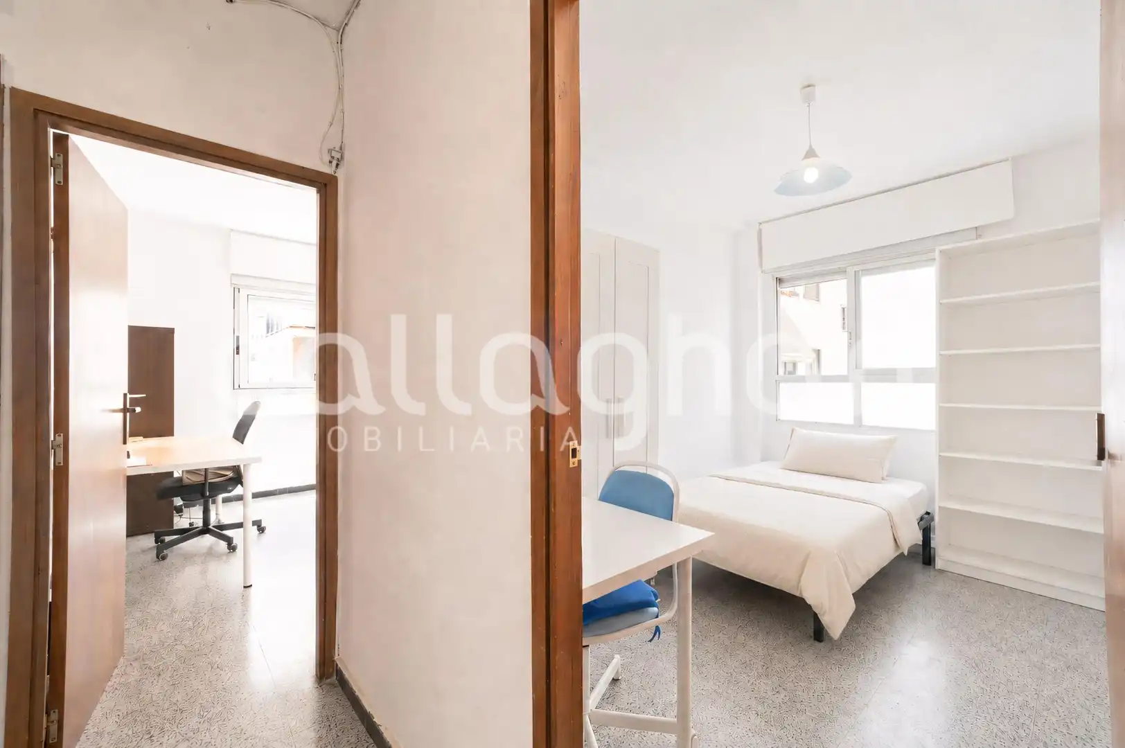 Schlafzimmer von Wohnung zum Verkauf in Valencia mit Möbliert und Balkon