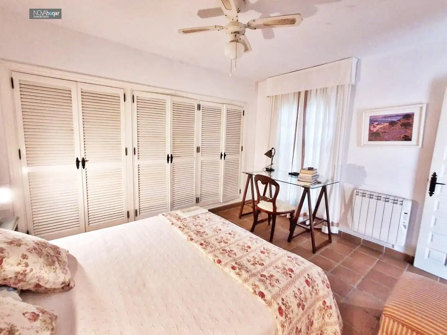 Dormitori de Finca rústica en venda en Málaga amb Aire condicionat, Calefacció i Jardí privat