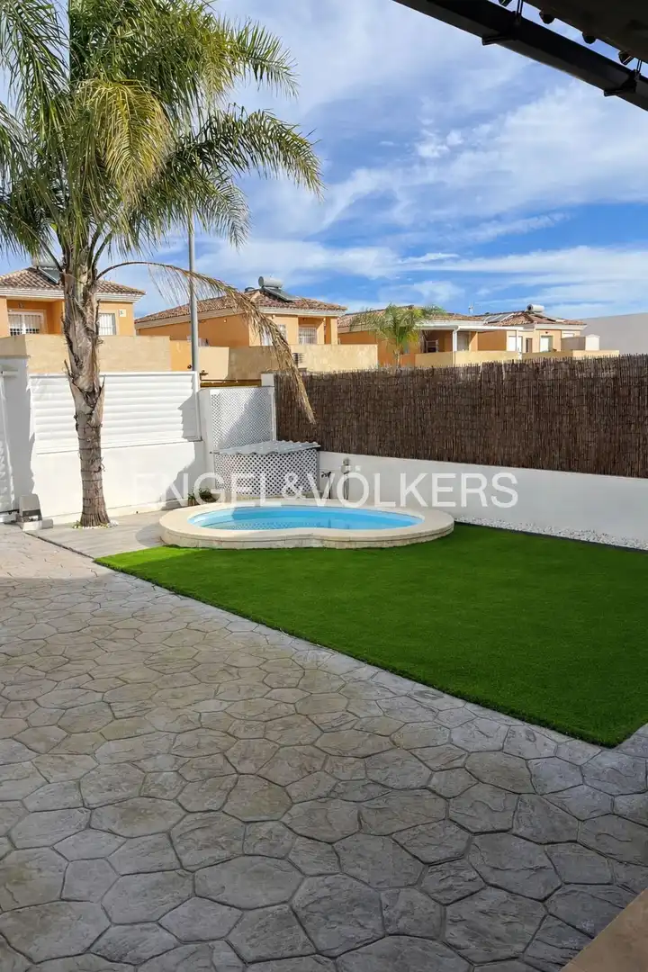 Casa con terraza en alquiler en La Conarda, imagen 2