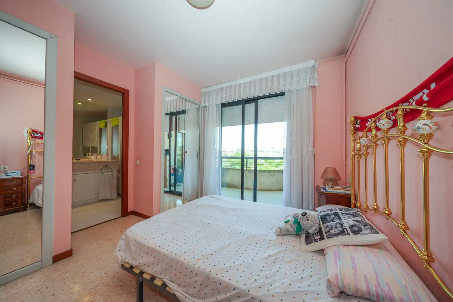 Habitación de Piso en venta en Girona con Calefacción, Parquet y Terraza