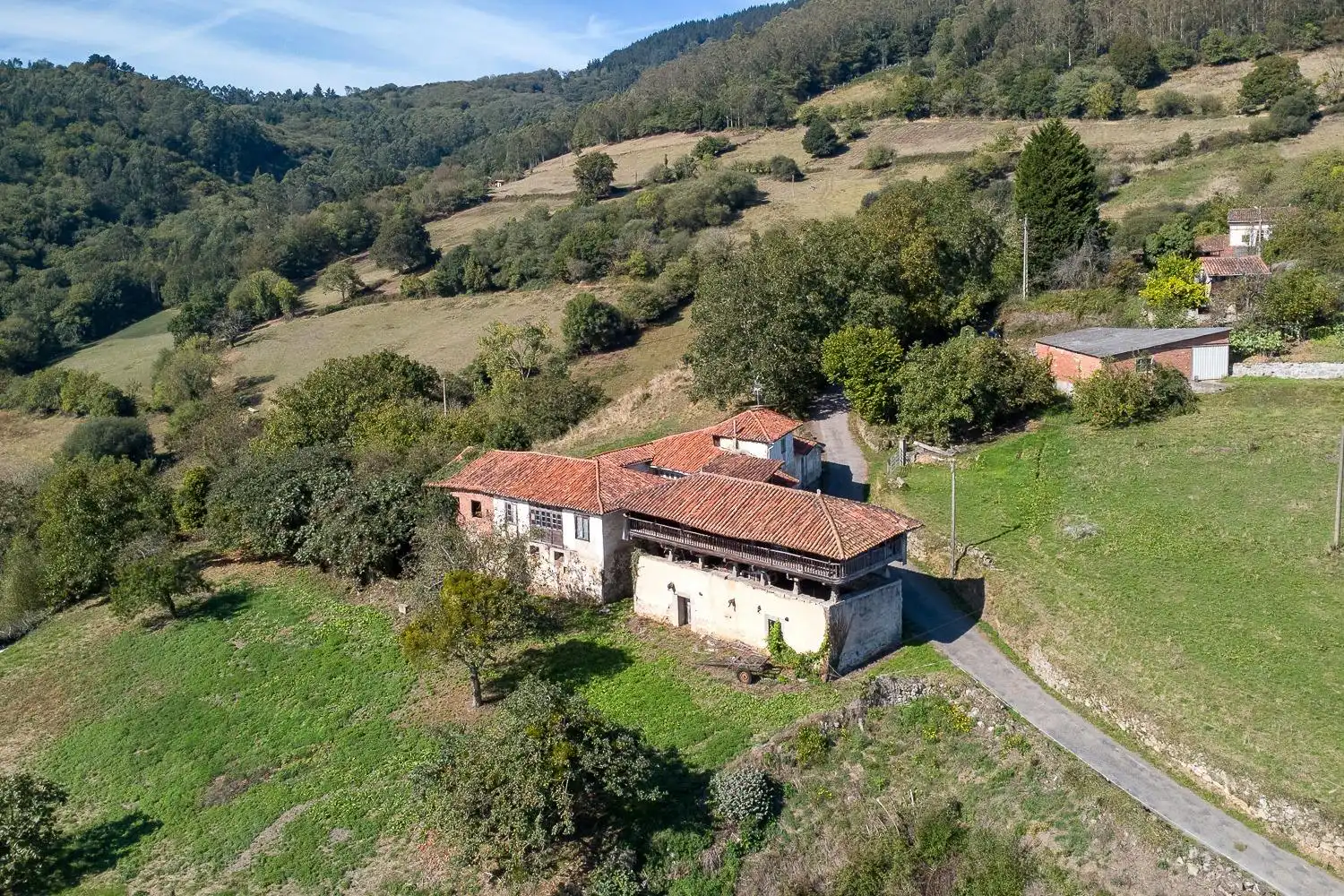 Casa amb jardí en venda a Lugar POLES 11