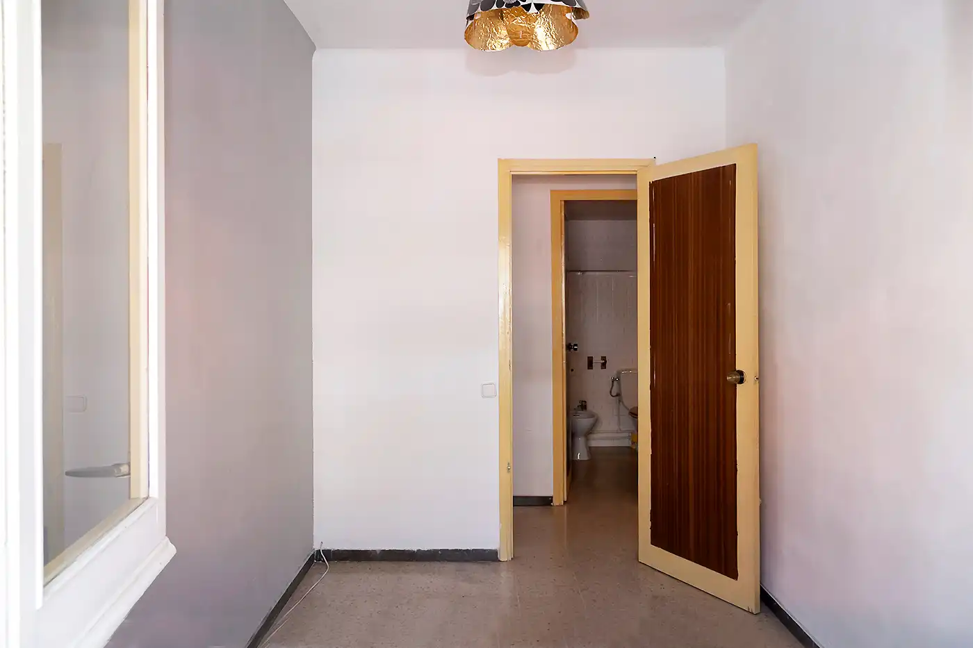 Piso en venta en Barcelona con Balcón y Alarma