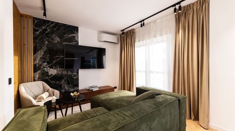 Lujo y Vistas en La Quinta Hills, Benahavís: Apartamento Recién Renovado con Solárium, imatge 3
