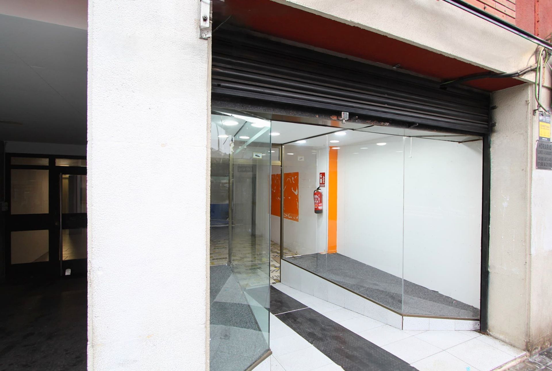 Local en venta en Castelldefels