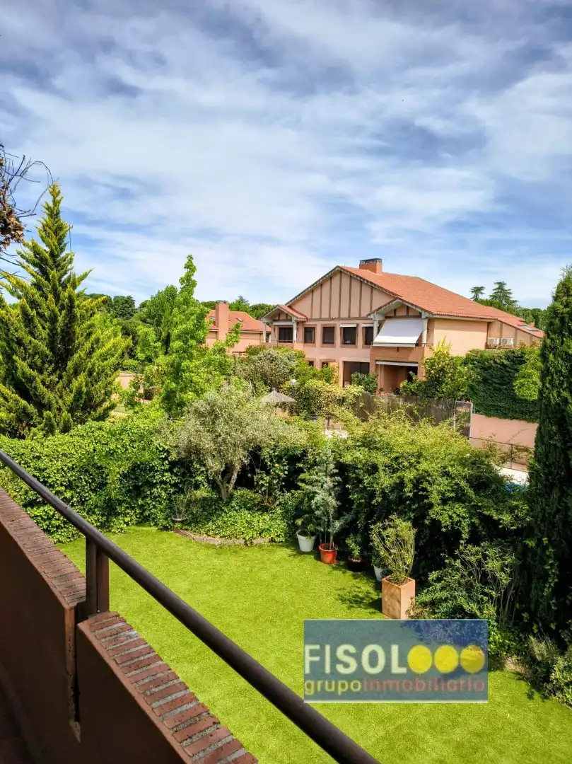 Jardí de Casa o xalet en venda en Pozuelo de Alarcón amb Aire condicionat, Calefacció i Jardí privat