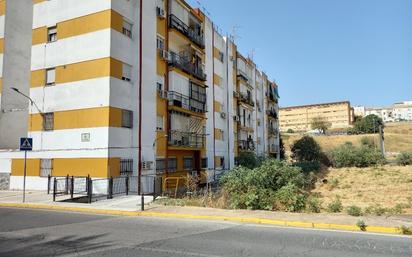 Vista exterior de Local en venda en San Juan de Aznalfarache