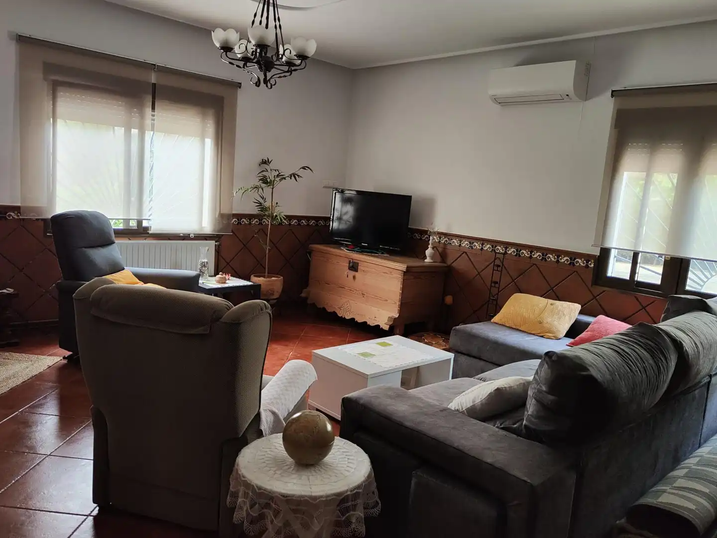 Sala de estar de Casa o chalet en venta en Brazatortas con Aire acondicionado, Calefacción y Jardín privado