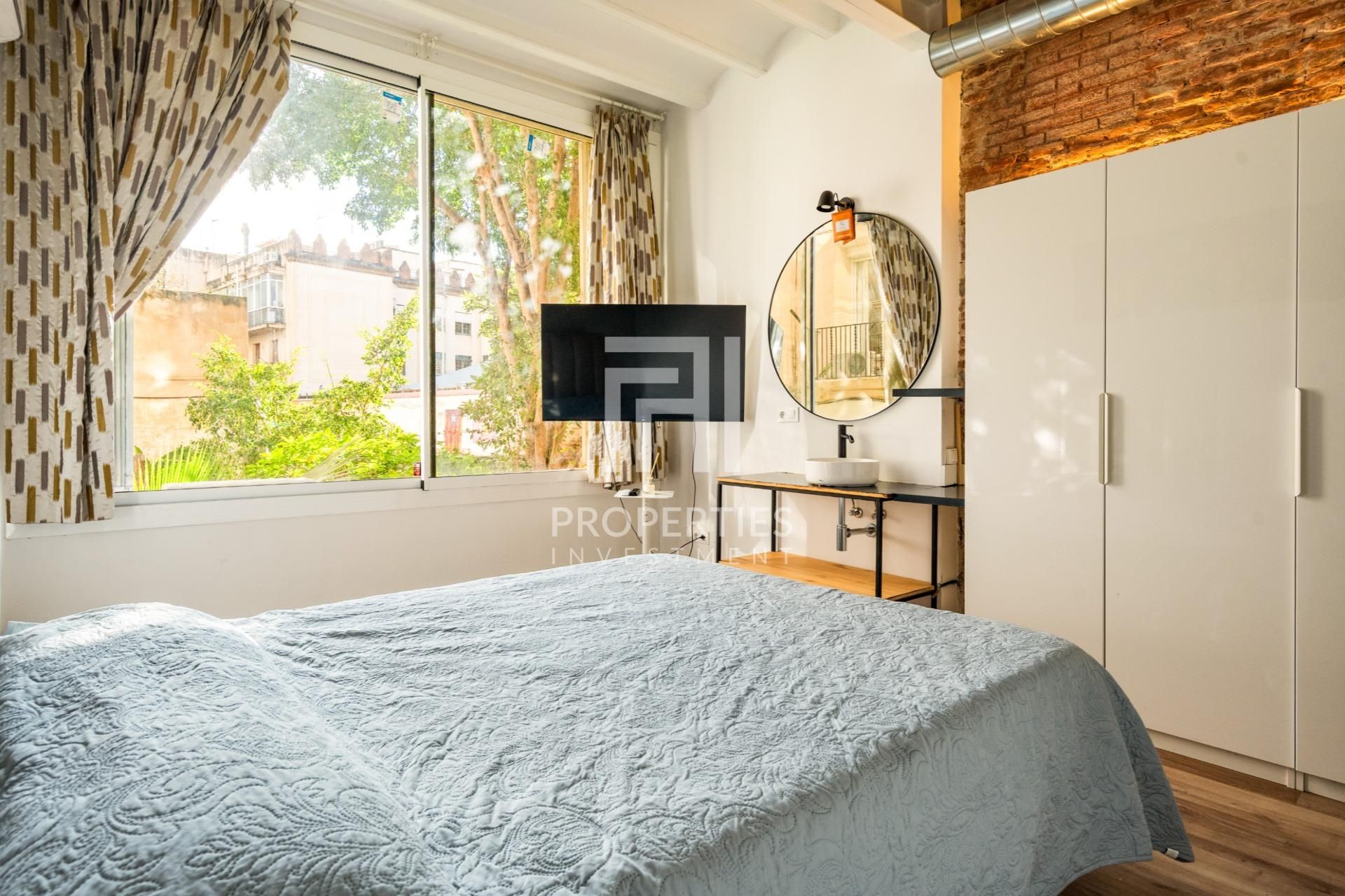 Bedroom of Flat for sale in  Barcelona Capital  with Balcony and Alarm