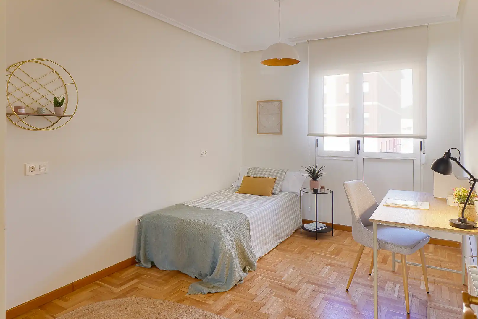Habitación de Piso de alquiler en Avilés con Calefacción, Parquet y Terraza