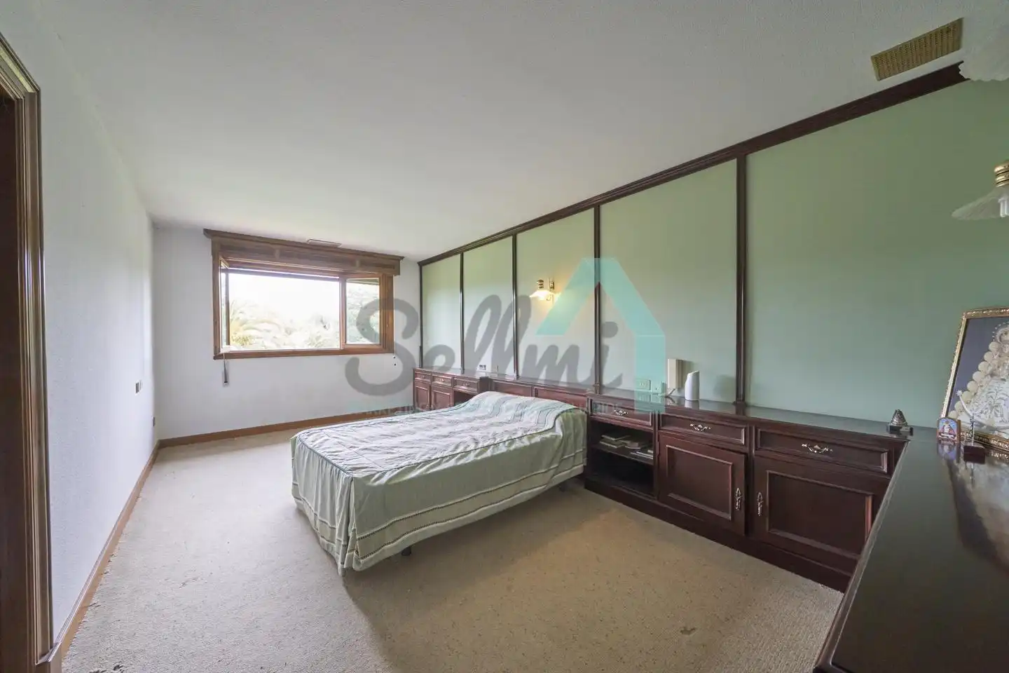 Dormitori de Casa o xalet en venda en Gijón  amb Aire condicionat, Jardí privat i Parquet