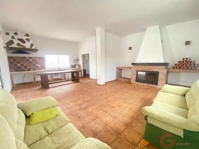 Casa rústica amb piscina en venda a Cútar, imagen 4