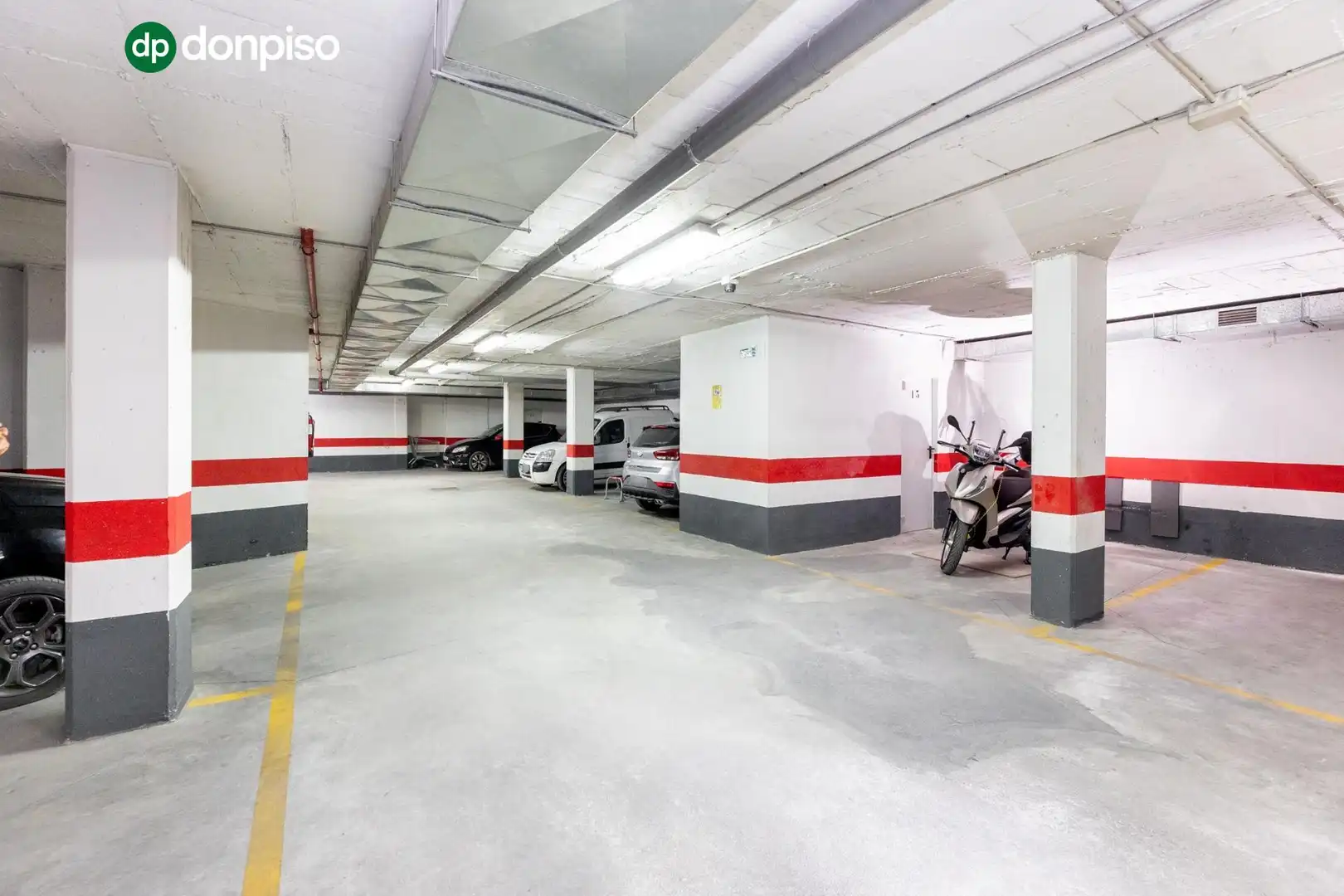 Parking of Flat for sale in Granada  with Air Conditioner, Heating and Storage room