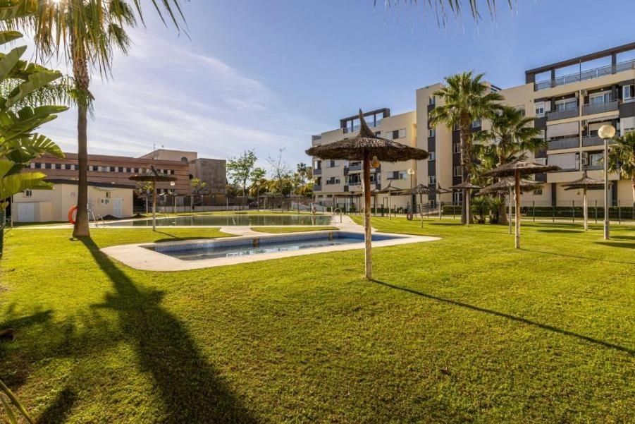 Piscina de Pis en venda en Jerez de la Frontera amb Terrassa i Piscina comunitària