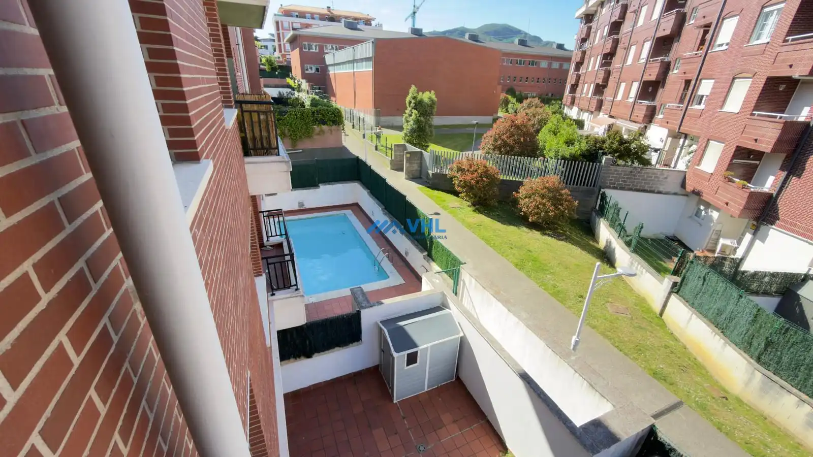 Piscina de Planta baixa en venda en Castro-Urdiales amb Calefacció, Jardí privat i Terrassa