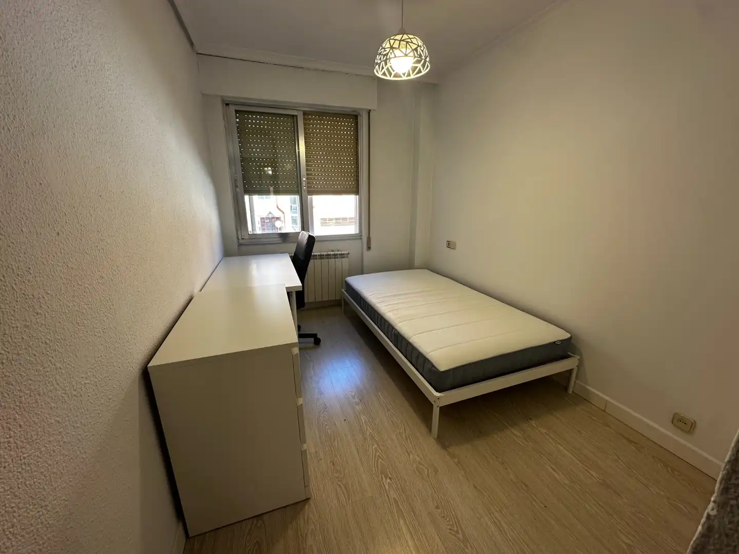 Bedroom of Flat for rent in Cuenca  with Heating, Terrace and Furnished
