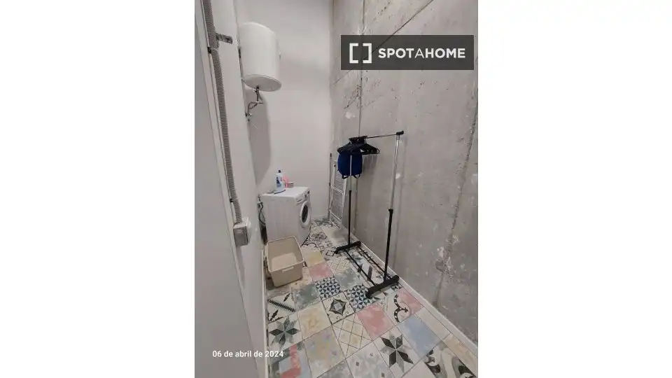 Baño de Piso de alquiler en Xirivella con Aire acondicionado, Calefacción y Amueblado