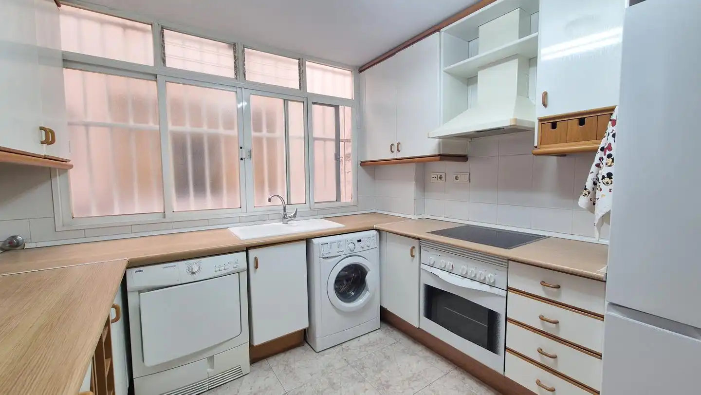 Flat for rent in Plaza Crevillente - Antiguos Juzgados - El Asilo