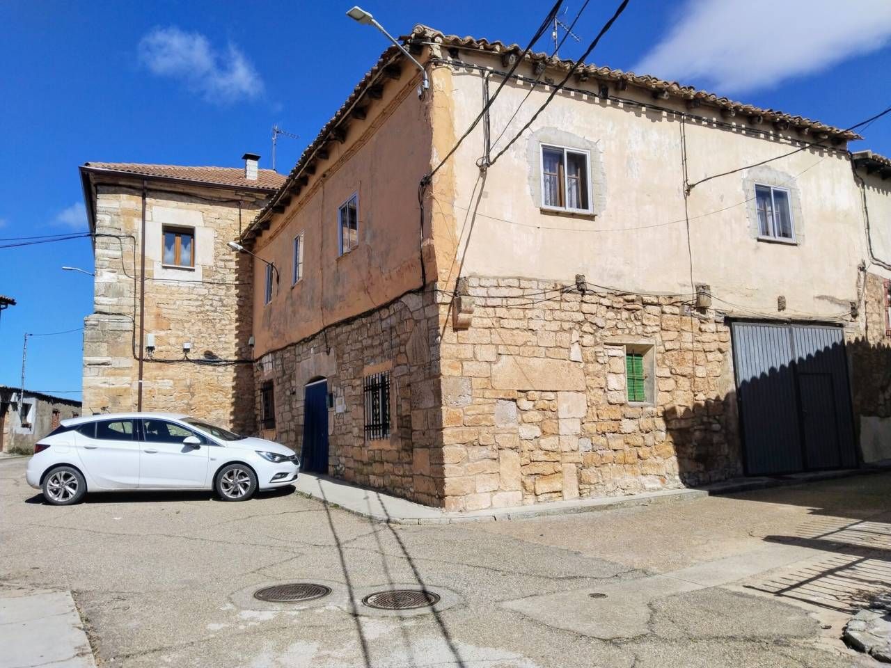 Exterior view of House or chalet for sale in Santa María del Campo  with Heating